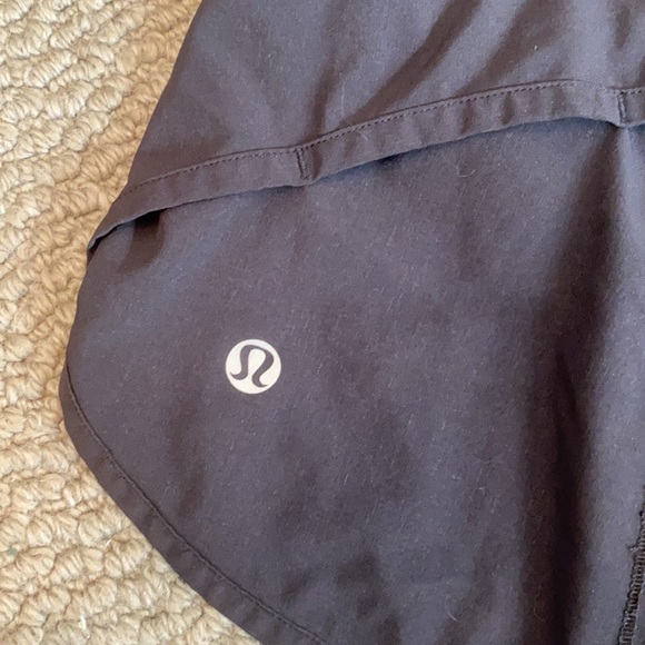Lululemon Speed Up Shorts - Picture 4 of 5